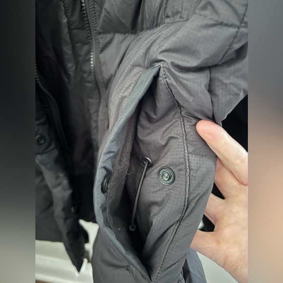 Canada Goose Alliston Packable Down Jacket in Black Size Medium - Picture 10 of 14